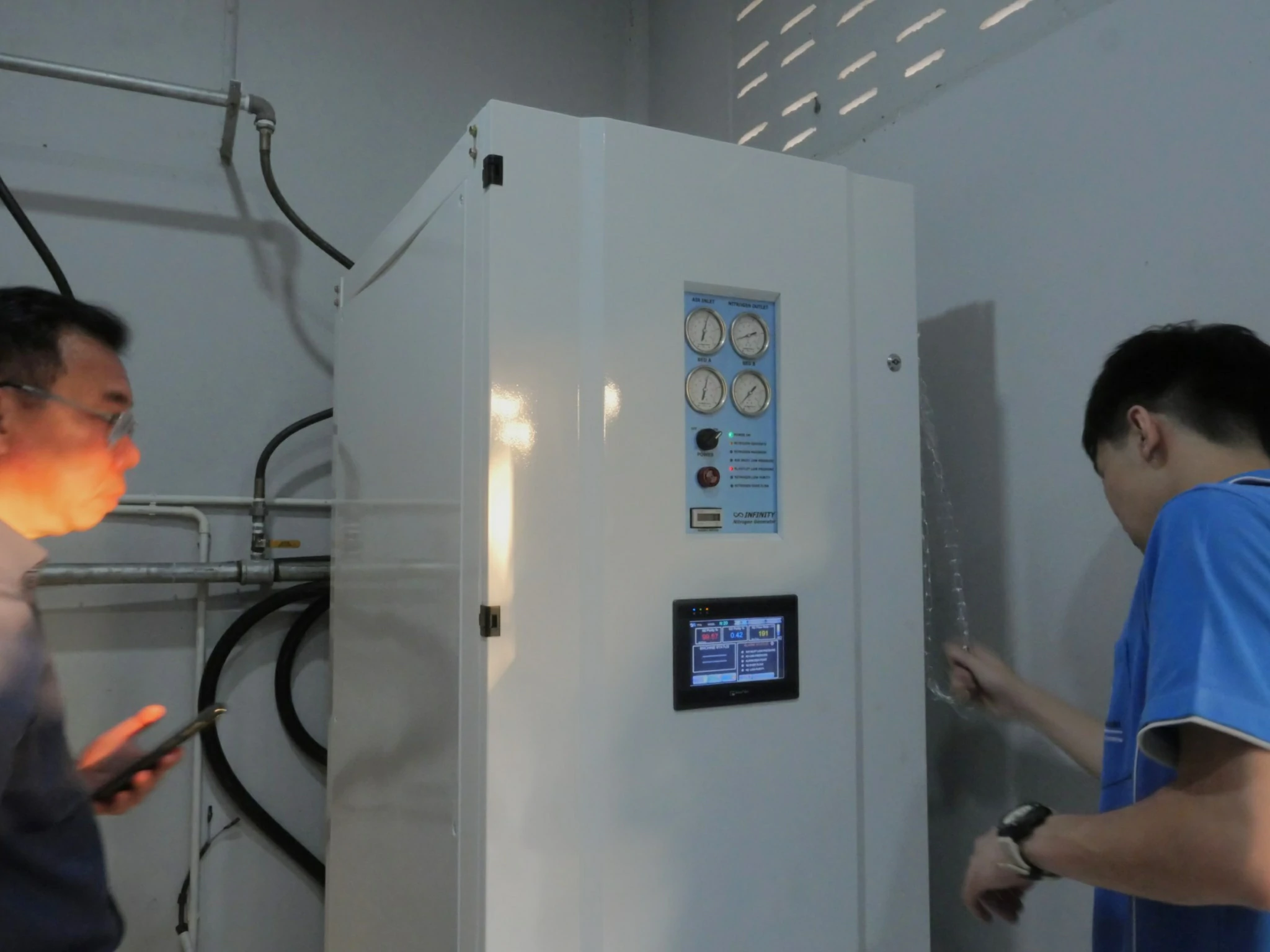 Installation of nitrogen gas generator for industrial plants